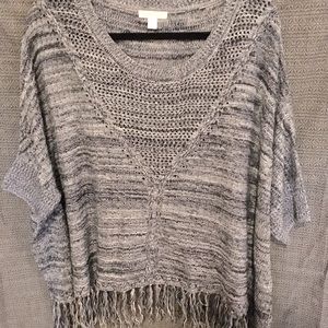 New York and Company Women’s short sleeve blue and white fringe sweater size M